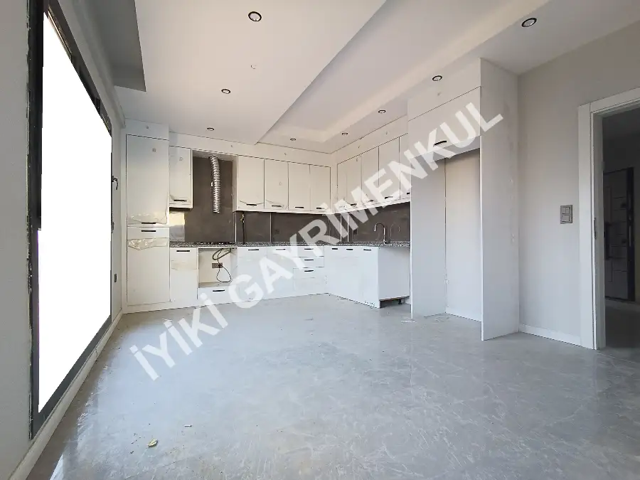 İYİ-Kİ''YENİŞAFAKDA PANJURLU EBEBEYN BANYOLU KİRALIK 3+1 DAİRE
