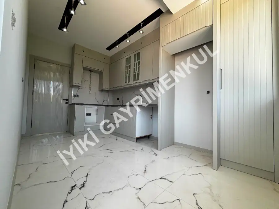 İYİ-Kİ''DEN ŞEMİKLER'DE KÖŞE PARSEL CEPHELERİ AÇIK LÜX 2+1 DAİRELER