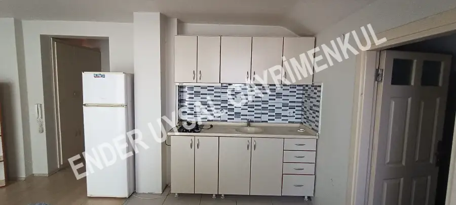 ENDER UYSAL GAYRİMENKULDEN ASMALIEVLER MAHALLESİN DE 1+1 GENİŞ TERASLI ÇATI KATI APART..