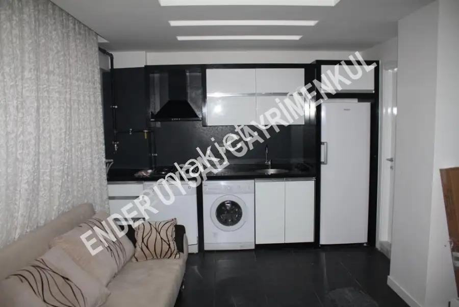 ENDER UYSALDAN FORUM ÇAMLIĞA ÇOK  YAKIN 1+1 KİRALIK APART   