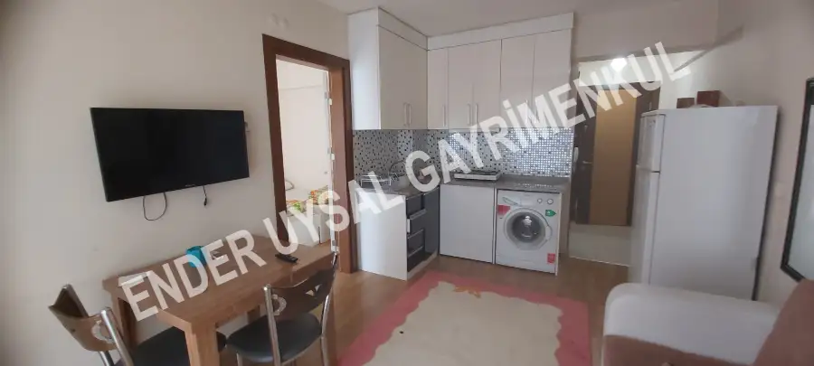 ENDER UYSALDAN KINIKLIDA KLİMALI BALKONLU EŞYALI ARAKAT 1+1 kiralık APART...DAİREMİZ ÜNİVERSİTE YE FORUMA YÜRÜME MESAFESİNDE OLUP ULAŞIM SORUNU YOKTUR....19551756....YETKİ BELGE NO 104825959