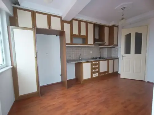 Atatürk Cad. 2+1 Kiralık Daire