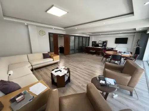 İSTASYON CADDESİNDE 100m2 SATILIK OFİS