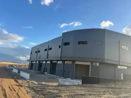 KAYAKÖY BOZBURUNDA ÇEVREYOLU ÜZERİNDE 700M2 KİRALIK İMALATHANE