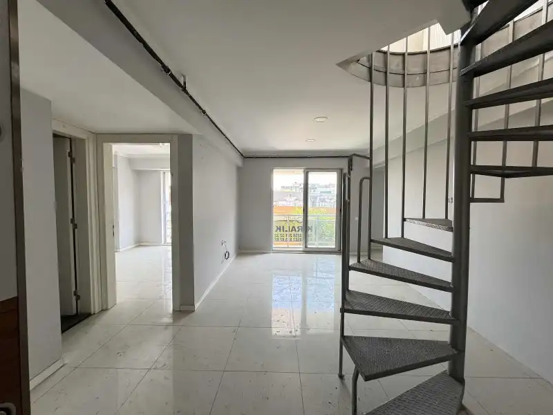 City20'den ÇINAR'A YÜRÜME MESAFESİNDE 110M2 2+1 KİRALIK OFİSLER.