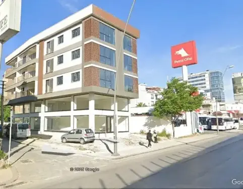 KURUMSALLAR KAÇIRMASIN TABELA DEĞERİ YÜKSEK KİRALIK PLAZA