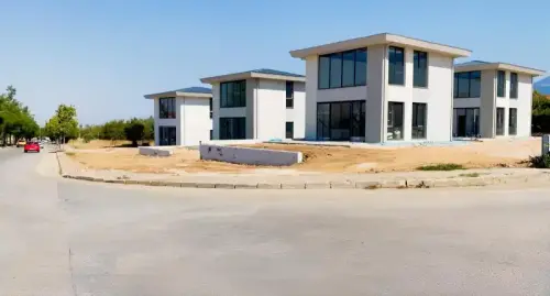 YÜRÜYÜŞ YOLU ALTINDA KİRALIK MÜSTAKİL İŞYERLERİ LANSMAN FİYATLI