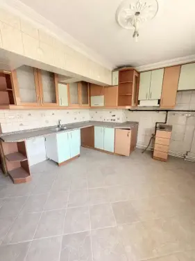 SIRAKAPILARDA Krediye Uygun SATILIK GENİŞ 2+1 DAİRE
