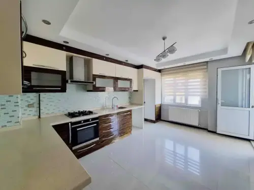 SELÇUKBEY'DE İSTEK OKULLARI ÜZERİNDE 190 m2 3+1 DAİRE