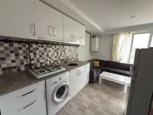 DUR AL GAYRİMENKULDEN SALI PAZARININ ÜSTÜNDE 1+1 KİRALIK APART