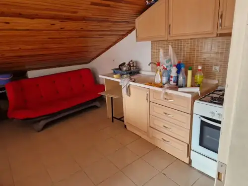 DUR AL GAYRİMENKULDEN KINIKLIDA 2+1 ÇATI KATI DAİRE