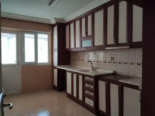 DUR AL GAYRİMENKULDEN KINIKLI ULUS CADDESİNDE SATILIK DAİRE