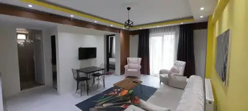 ENDER UYSALDAN ÜNİVERSİTEYE YAKIN 2+1 SIFIR EŞYALI KLİMALI ARA KAT BALKONLU APART  ISINMASI BİREYSEL