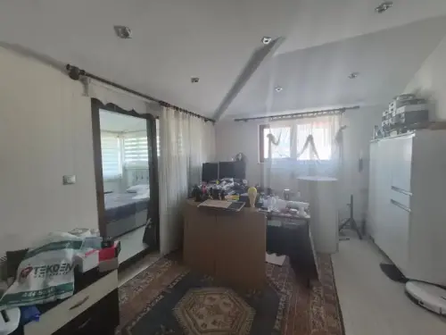 SERVERGAZİ'DE TERASLI KİRALIK 2+1 ÇATI KAT DAİRE