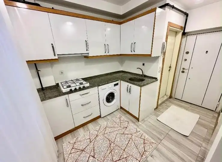 Pelitlibağ Pazar Yeri Yakını 1,5+1 Eşyalı apart