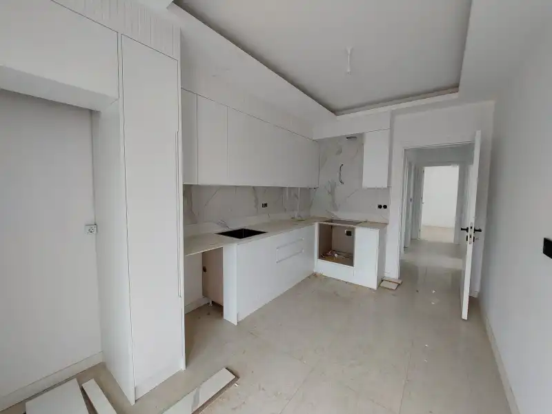 Yenişafak'ta Havuzlu Site İçi 2+1 Arakat Daire