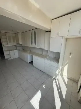 ATATÜRK CADDESİ ÜZERİ KİRALIK DAİRE 3+1 5.KAT ARAKAT