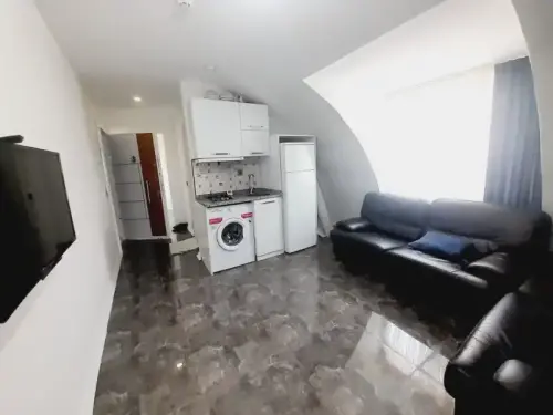 ENDER UYSAL GAYRİMENKULDEN ZEYTİNKÖY DE KİRALIK 2+1 ÇATIKATI APART..  