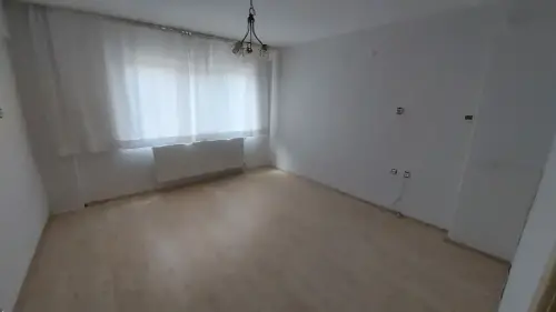 ŞEMİKLER'DE İÇİ YENİLENMİŞ 2+1 120M² MASRAFSIZ BAHÇELİ DAİRE!!!!