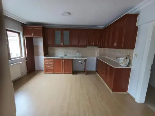 ENDER UYSAL GAYRİMENKULDEN KINIKLI DA MÜKEMMEL KONUMDA MANZARALI 3+1 KİRALIK GENİŞ DAİRE..  