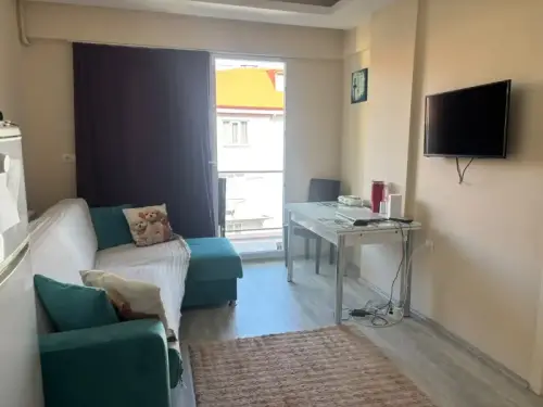 ENDER UYSAL GAYRİMENKULDEN ASMALIEVLER DE KİRALIK ASANSÖRLÜ BALKONLU 1+1 KİRALIK APART.