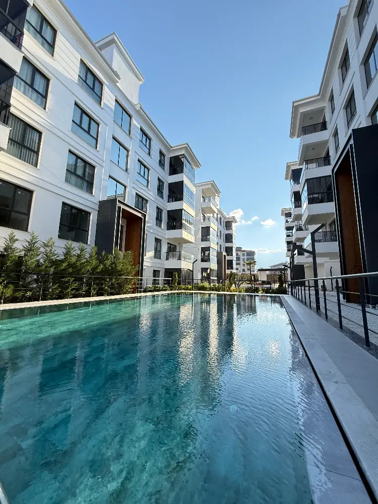NOVA TERRA DAN YENİŞAFAKTA HAVUZLU SİTEDE 2+1 SATILIK ARAKAT DAİRE !