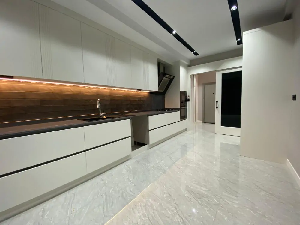 ÖZERSOY'DAN SELÇUKBEY'DE SİTE İÇİ ARAKAT 3+1 SATILIK DAİRE