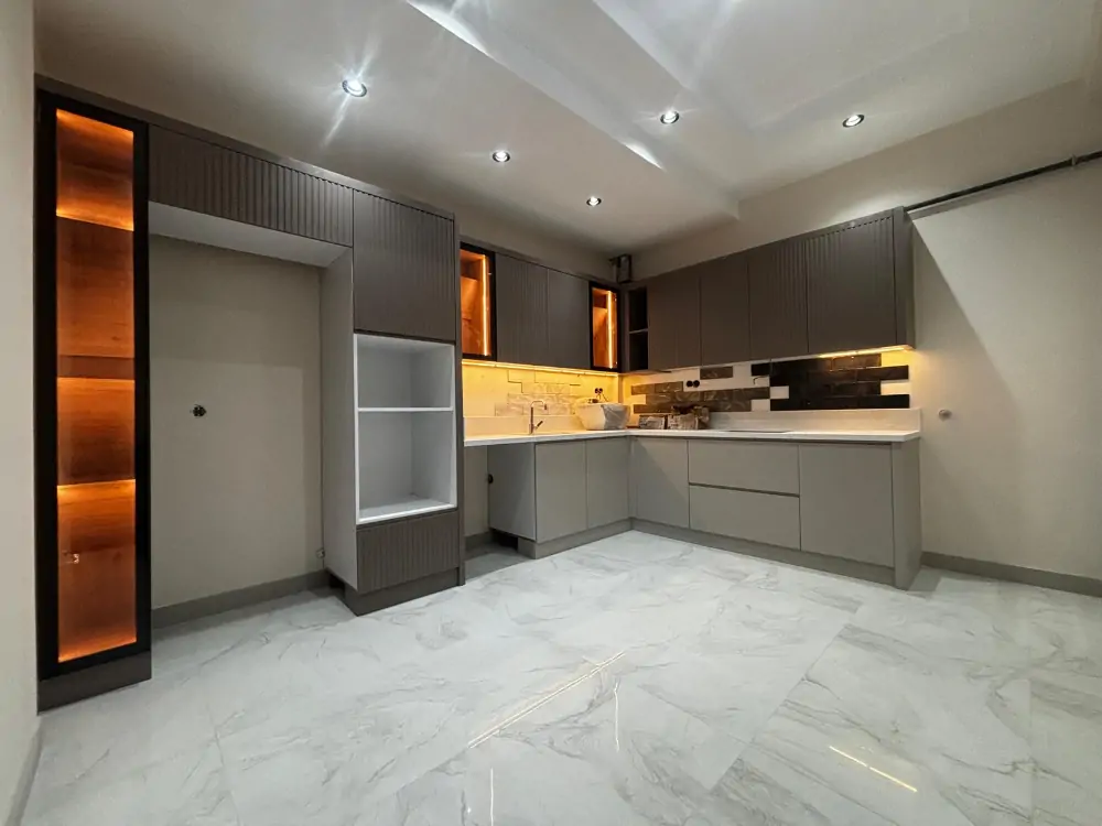 ÖZERSOY'DAN YENİŞAFAK'TA SİTE İÇERİSİNDE 3+1 SATILIK DAİRE