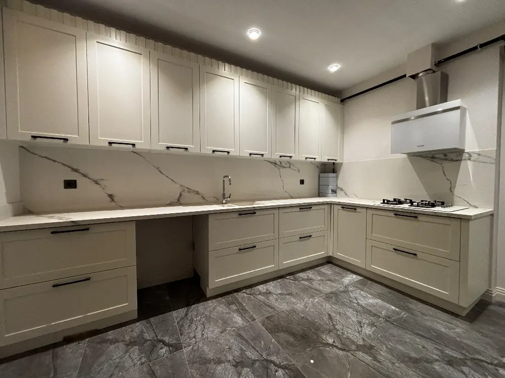 ÖZERSOY'DAN PANJURLU EBEVYN B. GİYİNME O. LÜX 3+1 SATILIK DAİRE