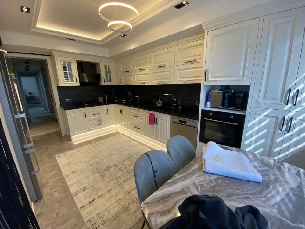 ÖZERSOY'DAN YENİŞAFAKTA EBEVYN B. CAM B. GENİŞ LÜKS ARAKAT 3+1 SATILIK DAİRE 
