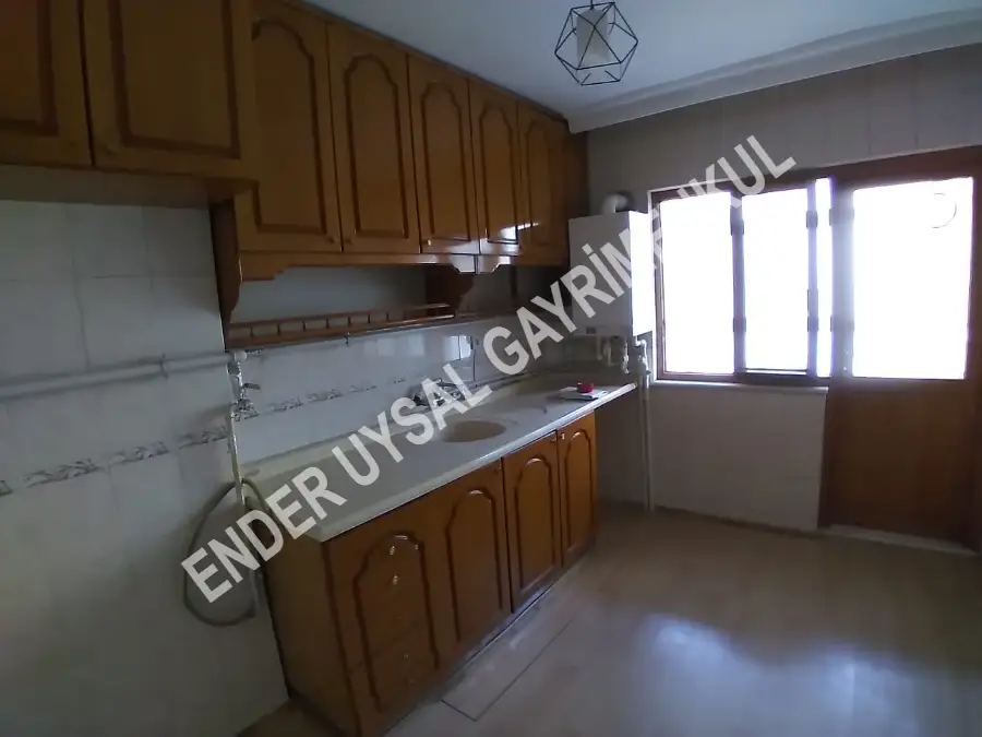 ENDER UYSAL GAYRİMENKULDEN KINIKLI DA FORUMA 1 DAKİKA KİRALIK ASANSÖRLÜ ARAKAT DAİRE...