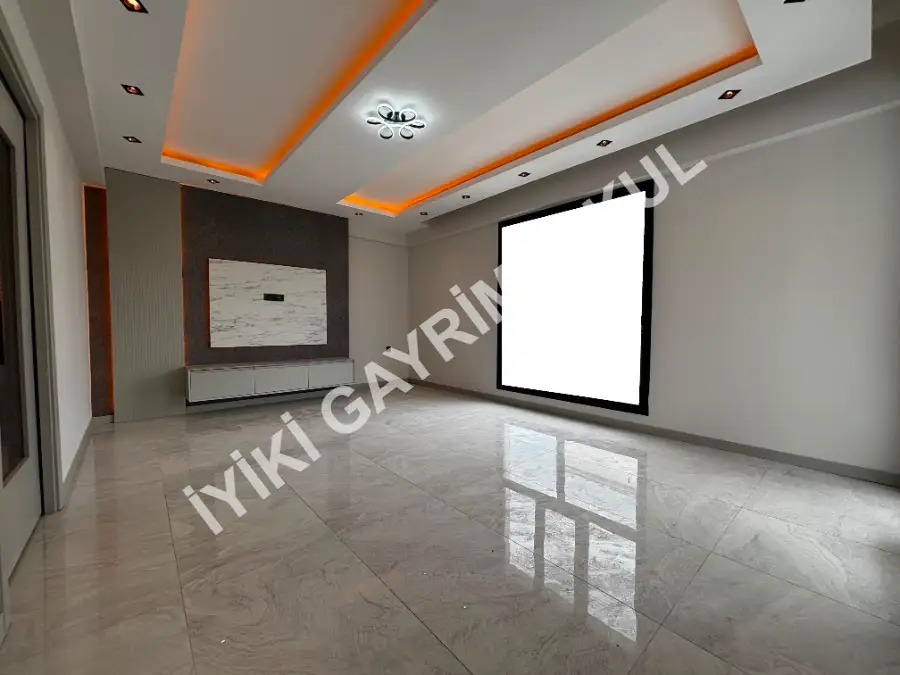 İYİ-Kİ''DEN ŞEMİKLER'DE EBVYN B. GENİŞ ÖNÜ AÇIK LÜX 2+1 DAİRELER